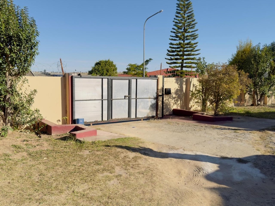 6 Bedroom Property for Sale in Southernwood Eastern Cape